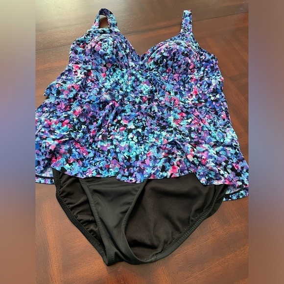 Bal Harbour women’s one piece floral multi color tiered swimsuit size 12 - Picture 3 of 5